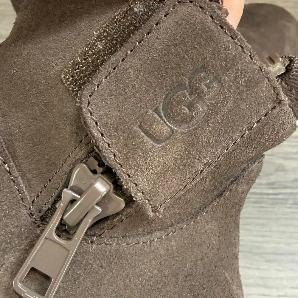 Ugg Plush Kids Adri Classic Mini Shearling Lined Boots Size US 9 Brown Side Zip